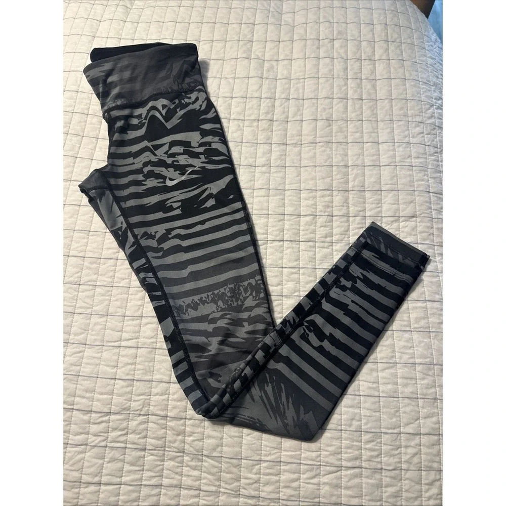 Nike Dri-FIT Womens XS Grey Black Abstract Camo Striped Leggings 872812-065